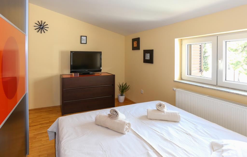 Apartments Ena&Toni Каштела Екстер'єр фото