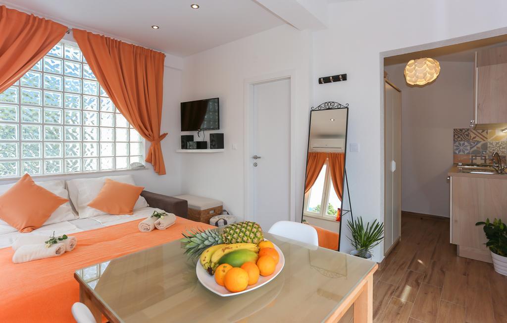 Apartments Ena&Toni Каштела Екстер'єр фото